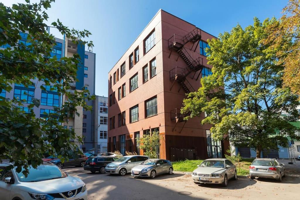 Butas Artsy Design Loft - Hip District Uptown Vilnius