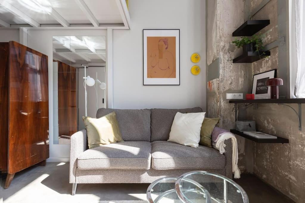 Artsy Design Loft - Hip District Uptown *