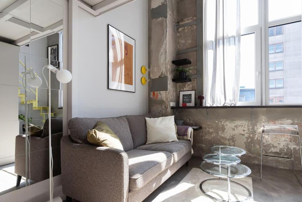 Artsy Design Loft - Hip District Uptown Butas *