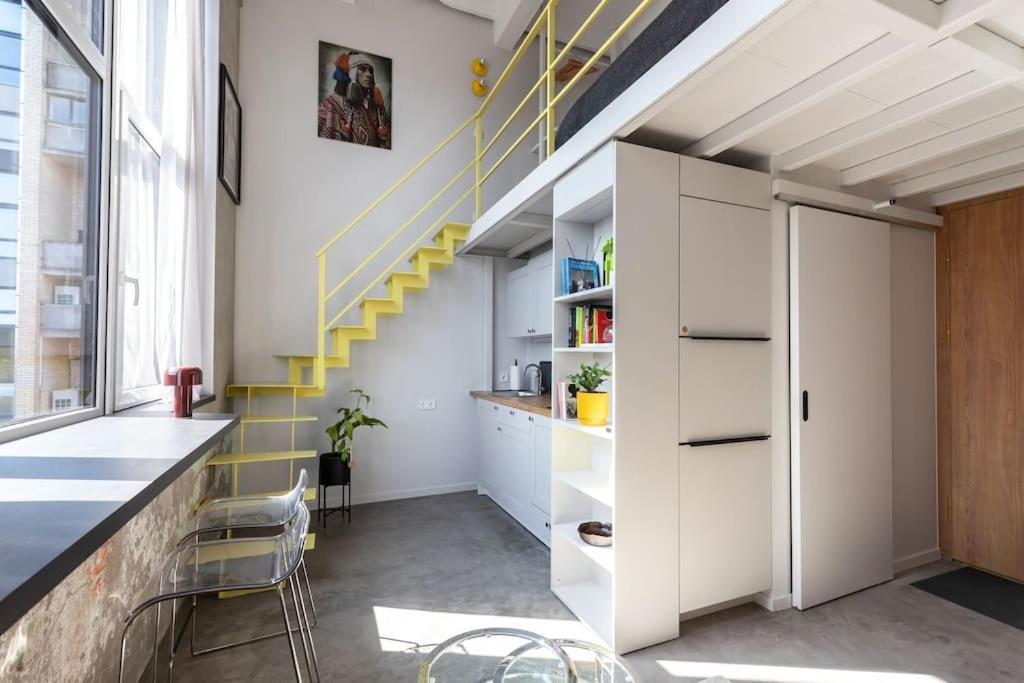 Artsy Design Loft - Hip District Uptown Butas